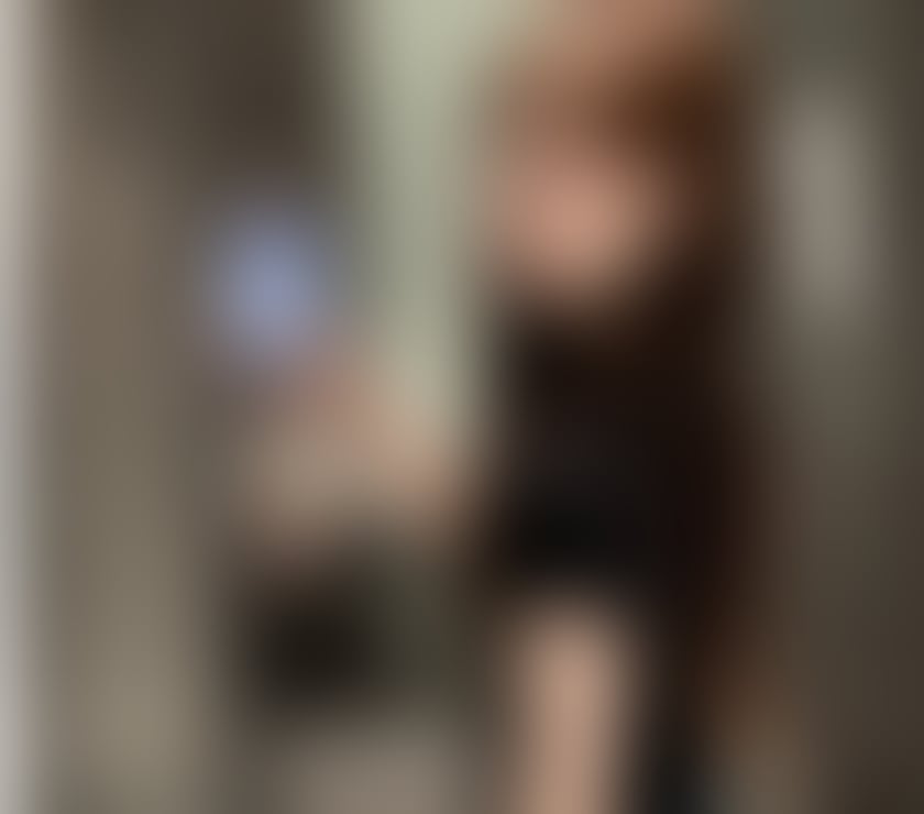 Photos for An elegant young Asian lady😘