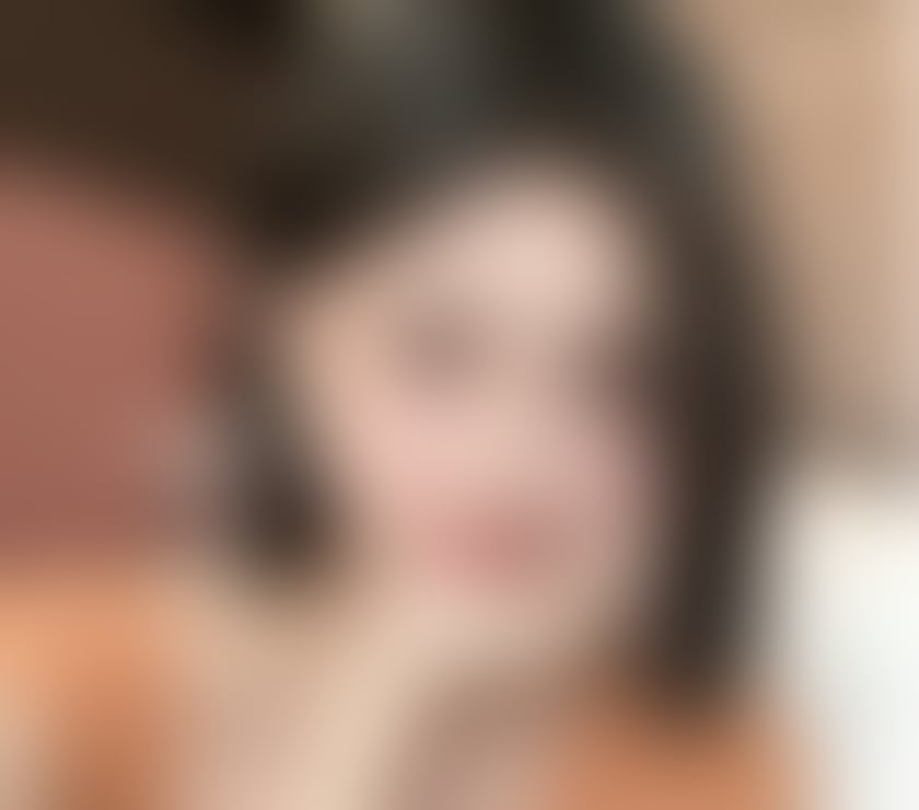 Photos for An elegant young Asian lady😘
