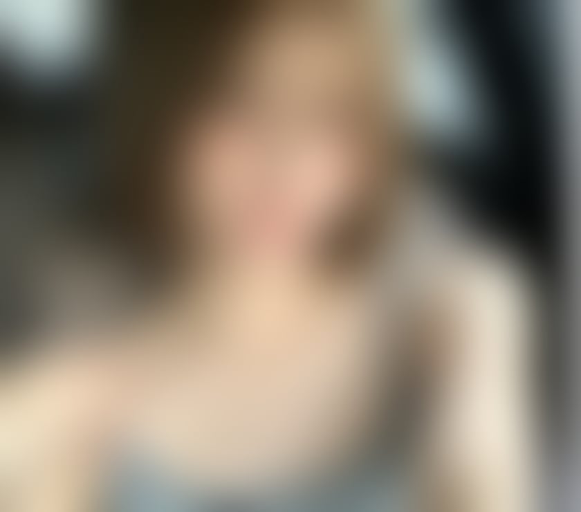 Photos for An elegant young Asian lady😘