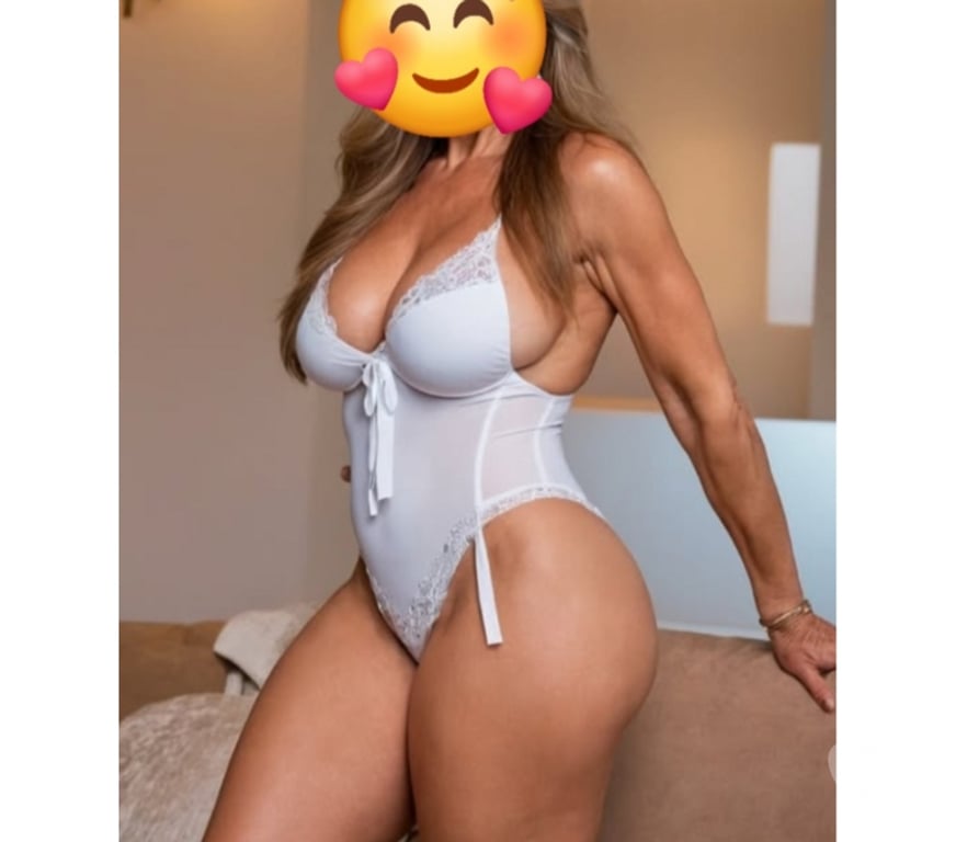 Escorts Warrington Warrington Town Centre - Warrington - Photos for Just arrived PARTY 🥳 DON’T ASK ABOUT BAREBACK