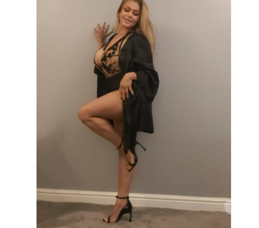 Escorts Warrington Warrington Town Centre - Warrington - Photos for COLOMBIAN LOLA HOT NEW IN TOWN