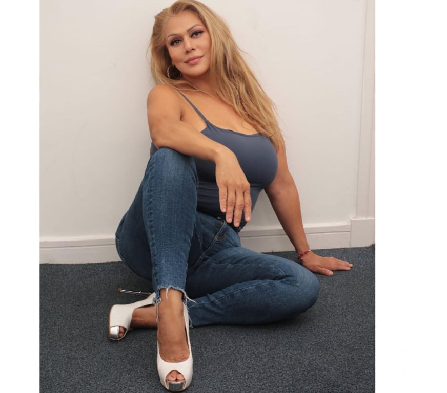 Escorts Warrington Warrington Town Centre - Warrington - Photos for HOT Fun Loving Latina Lola! 🎉PARTY🎉🫦