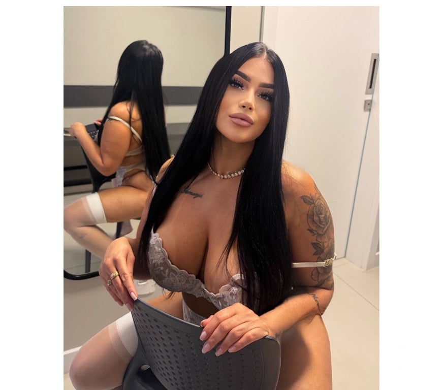 Escorts Cambridgeshire Cambridge - Photos for Daphne 🇧🇷 100% Real Brazilian party girl, big ass🔥