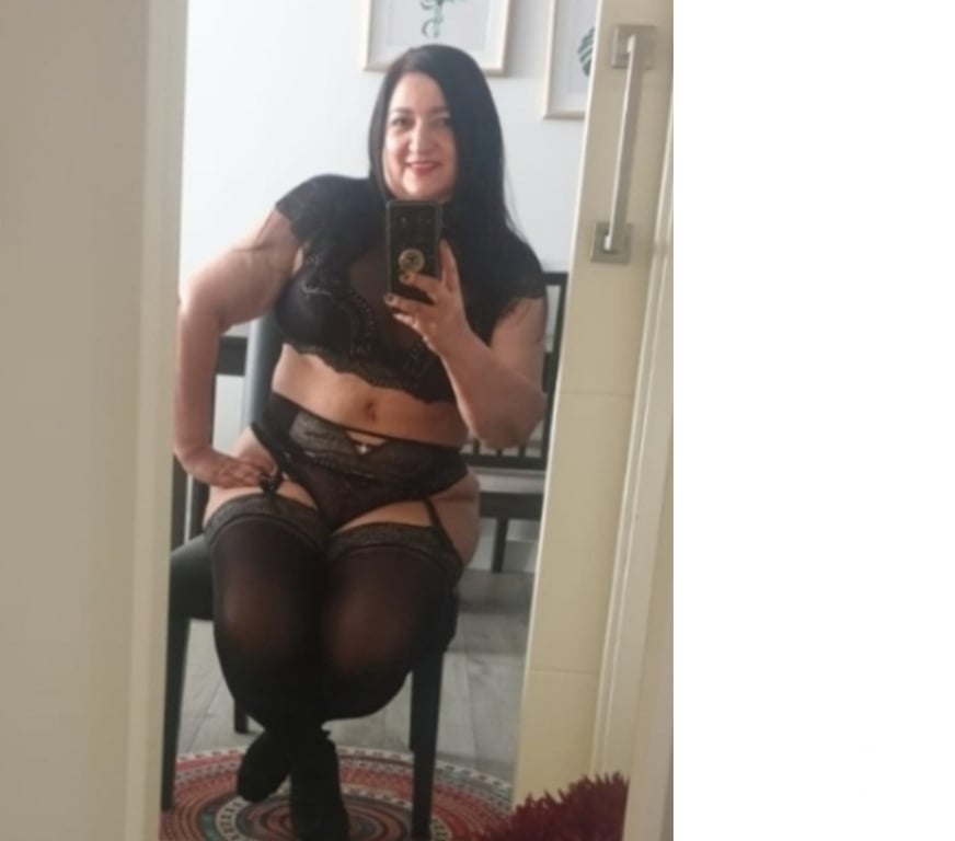 Escorts Essex Thurrock - Essex - Photos for Sandra, mature Latina, sexy, affectionate, professional rela