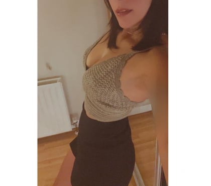 Escorts and Massages Belfast City Centre (South) Belfast - Photos for Getting a Relief Massage