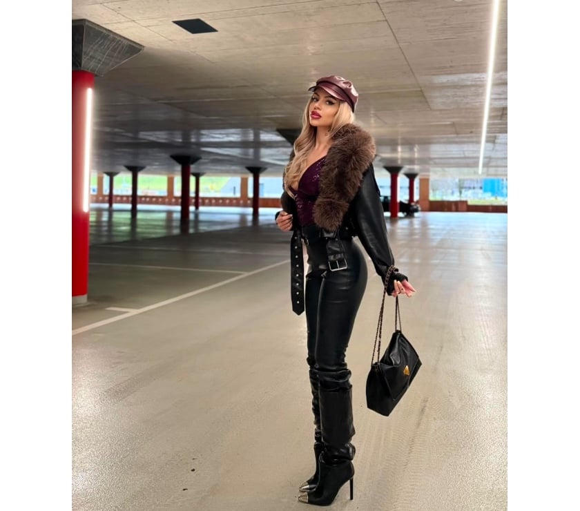 Escorts West London Hillingdon - Photos for NEW university student,Italian x GFE,PSE, no rush service