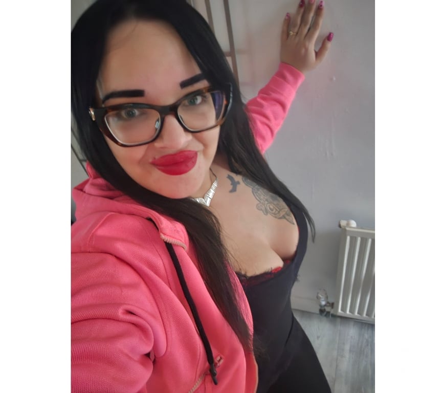 Escorts Ealing Northolt Station - Ealing - Photos for Hi Guy’s! Im very friendly Hungarian girl im new in town