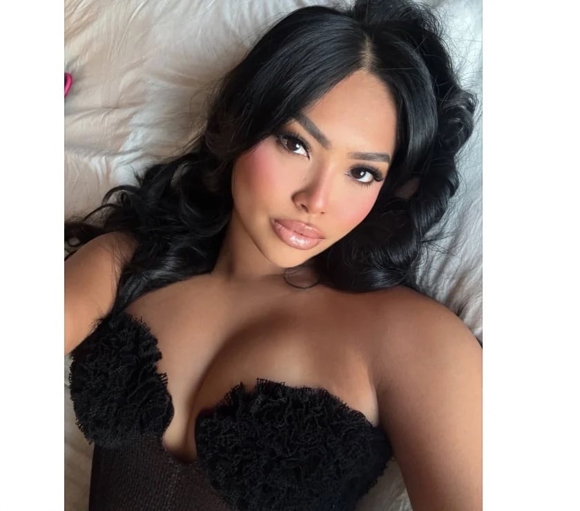 Photos for 🔞Bombshell Party🥂Baby Face🍭Horny-princess💦