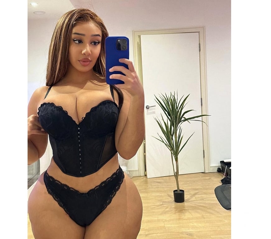 Escorts South East London Woolwich - South East London - Photos for ✨Treat yourself, Playful, Charming Companion✨