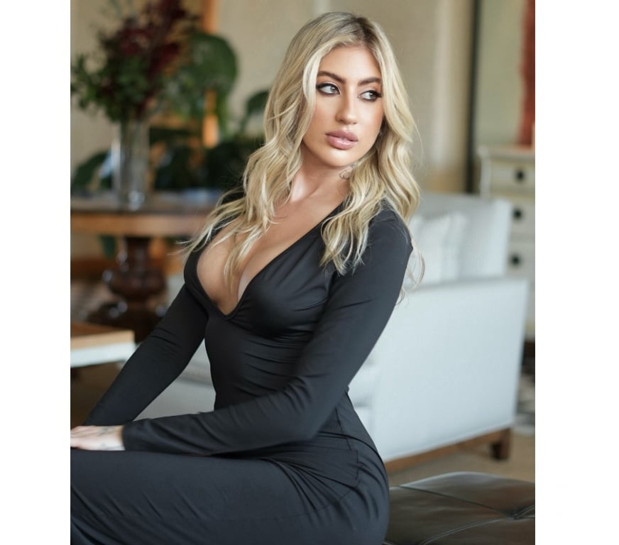 Escorts Merseyside Liverpool - Photos for MAVIE HOT PARTY