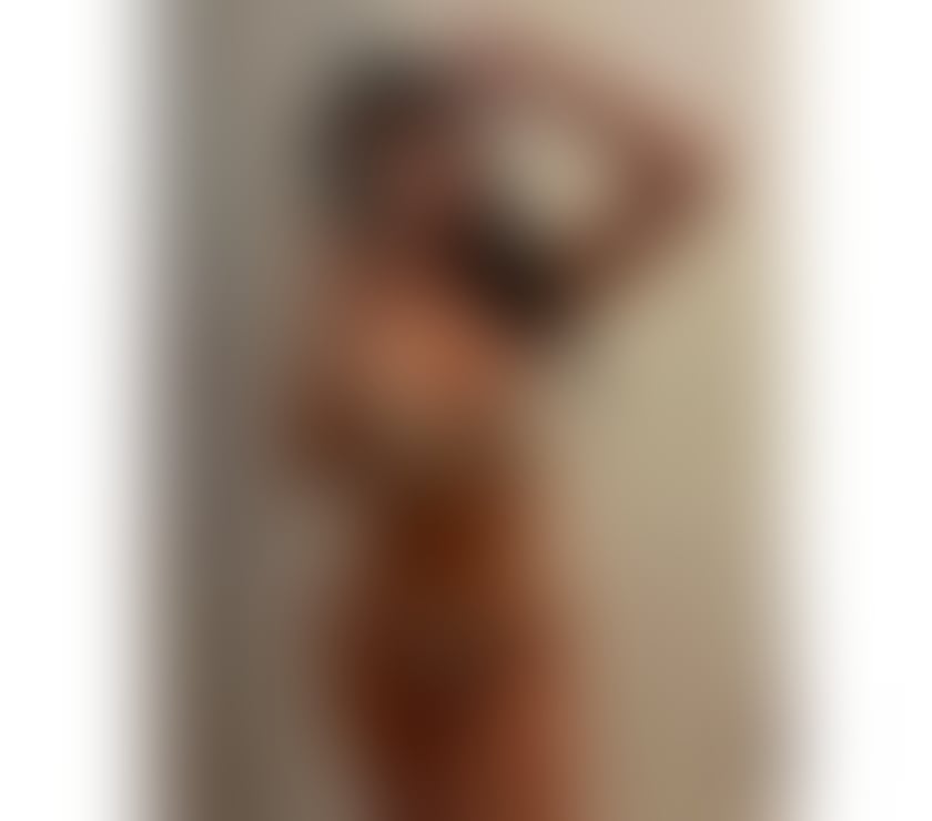 Samaya Brazilian woman with sensual curves, is stunning 🎉