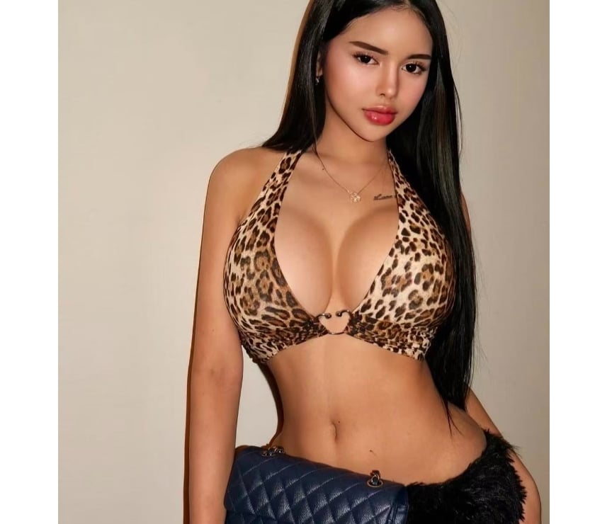 Best service 4 hand Asian escort