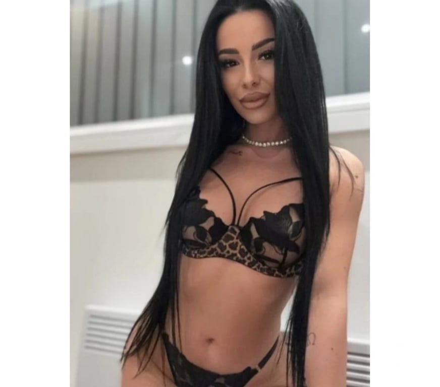 Escorts Oxfordshire Oxford - Photos for NWE IN TOWN BEST SERVICES