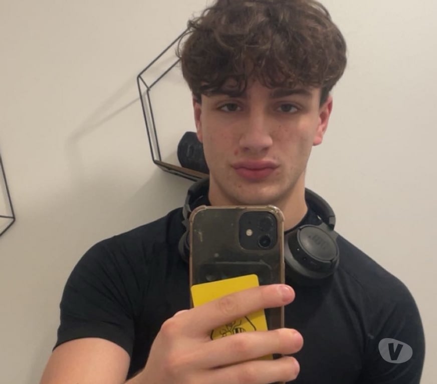  Gay massage Greater Manchester Wigan - Photos for Young British Lad- friendly, discreet, toned