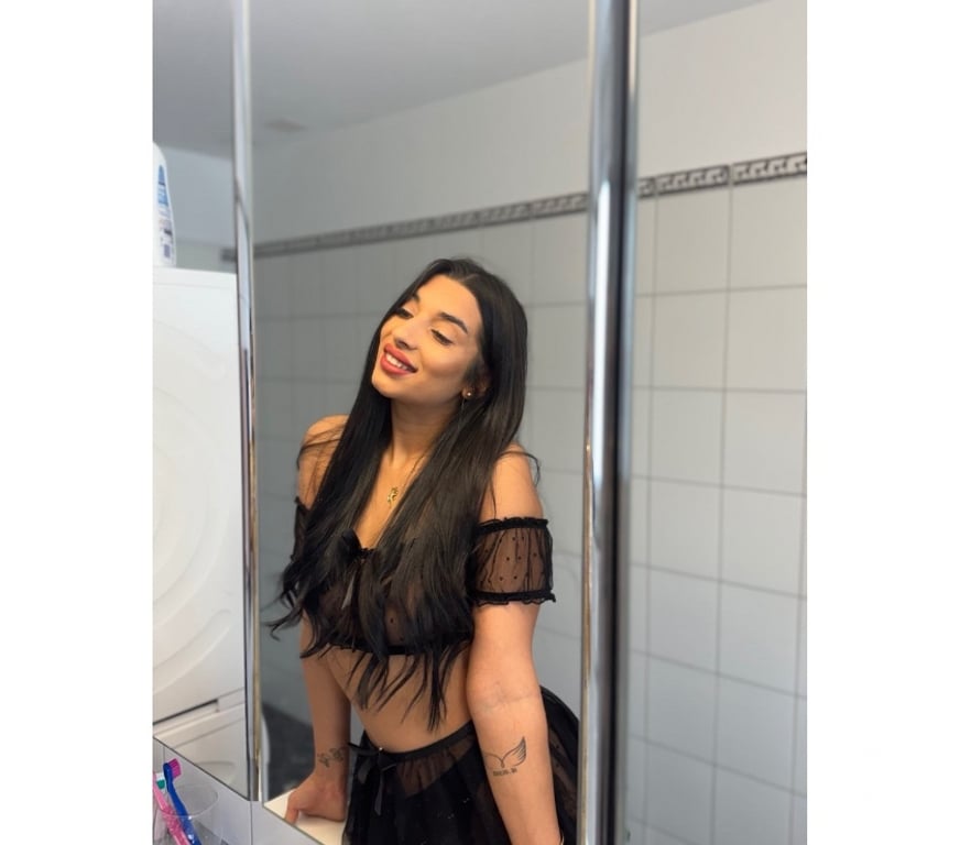 Escorts East London Poplar - East London - Photos for DEEA NEW IN TOWN🫦REAL PIC PARTY GRIL💌