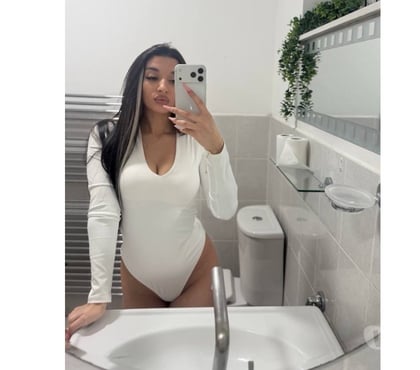  Escorts Commercial Road East London - Photos for Party Girls in Town💕 Deea Sensitive💕Owo included