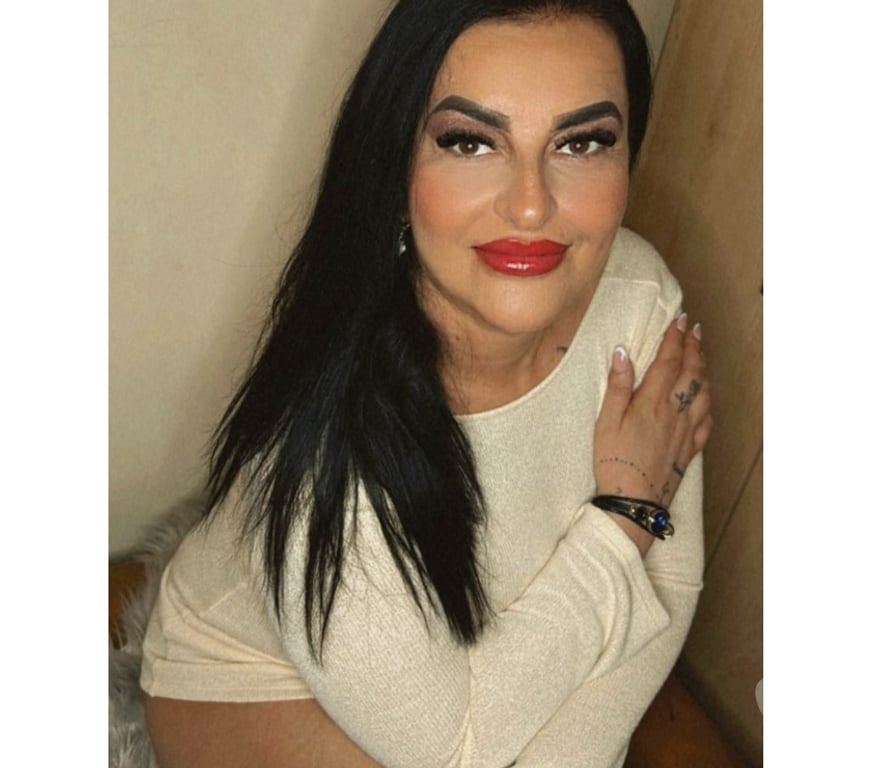 Escorts East London Leytonstone - East London - Photos for Mature curvy lady for you ♥️ no rush