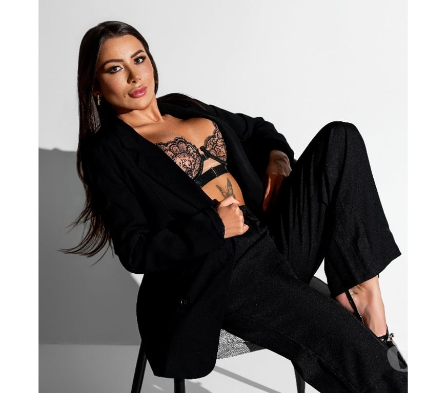 Escorts South West London South Kensington - South West London - Photos for MEL - Soft, Bold & Unforgettable ✨
