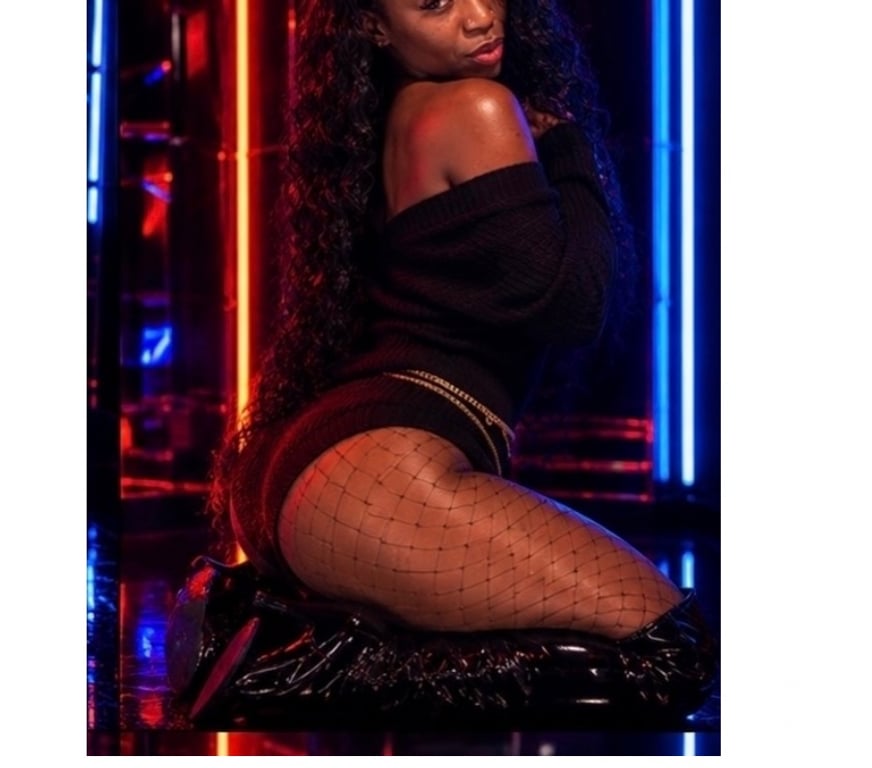 Escorts Greater Manchester Manchester - Photos for Fit, hourglass model offering massage&extra (5 8th manny