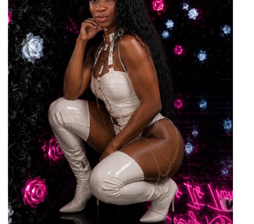 Escorts Greater Manchester Manchester - Photos for Fit, hourglass model offering massage&extra (5 8th manny