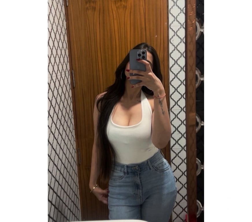 Escorts West London Hounslow - Photos for I'm an elegant Indian companion girl in Hounslow 💕