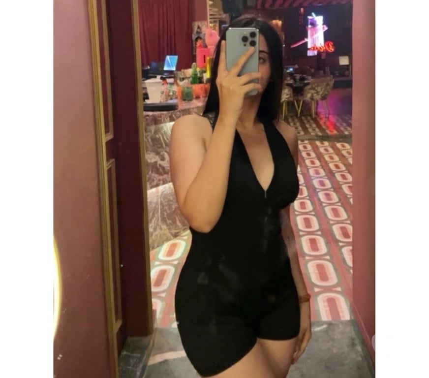 Escorts West London Hounslow - Photos for I'm an elegant Indian companion girl in Hounslow 💕