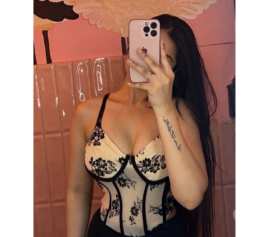 Escorts West London Hounslow - Photos for I'm an elegant Indian companion girl in Hounslow 💕