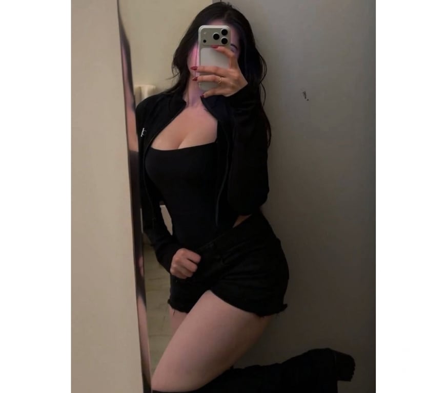 Escorts West London Hounslow - Photos for I'm an elegant Indian companion girl in Hounslow 💕