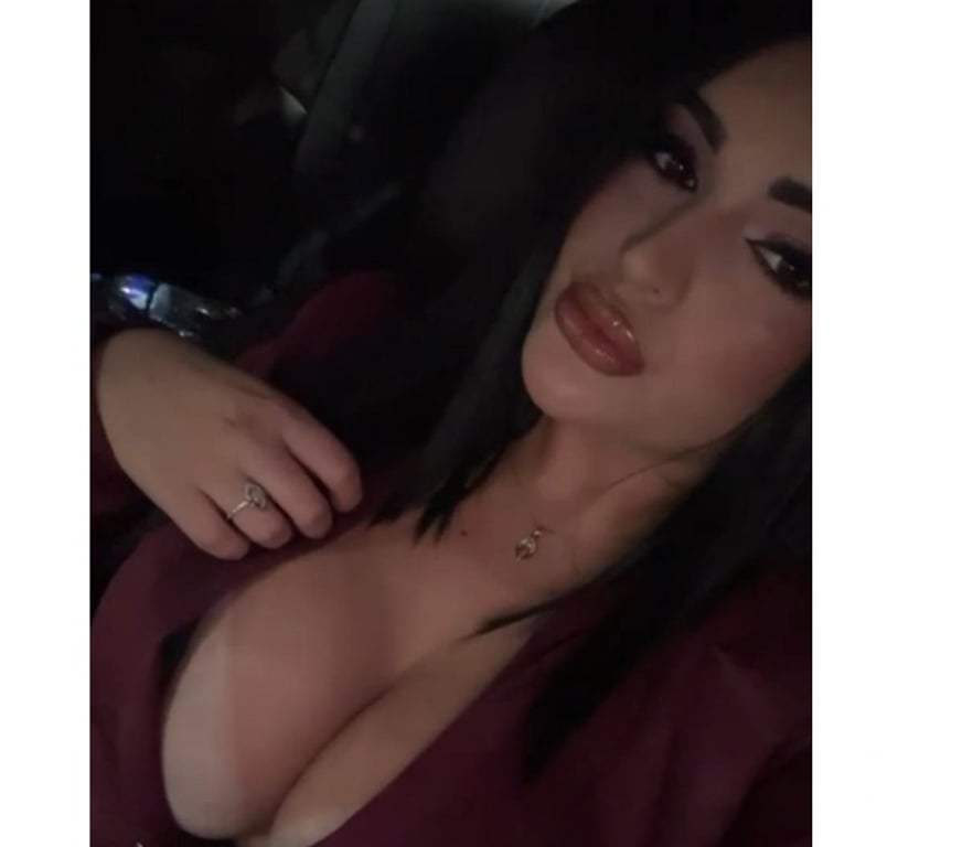 Escorts East London Canary Wharf Station - East London - Photos for 🥵 Gorgeous Curvy petit 🔥Brazilian party girl
