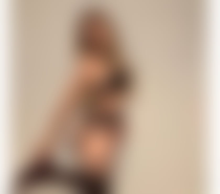 Escorts Suffolk West Suffolk - Photos for PARTY MILF-GORGEOUS WOMAN