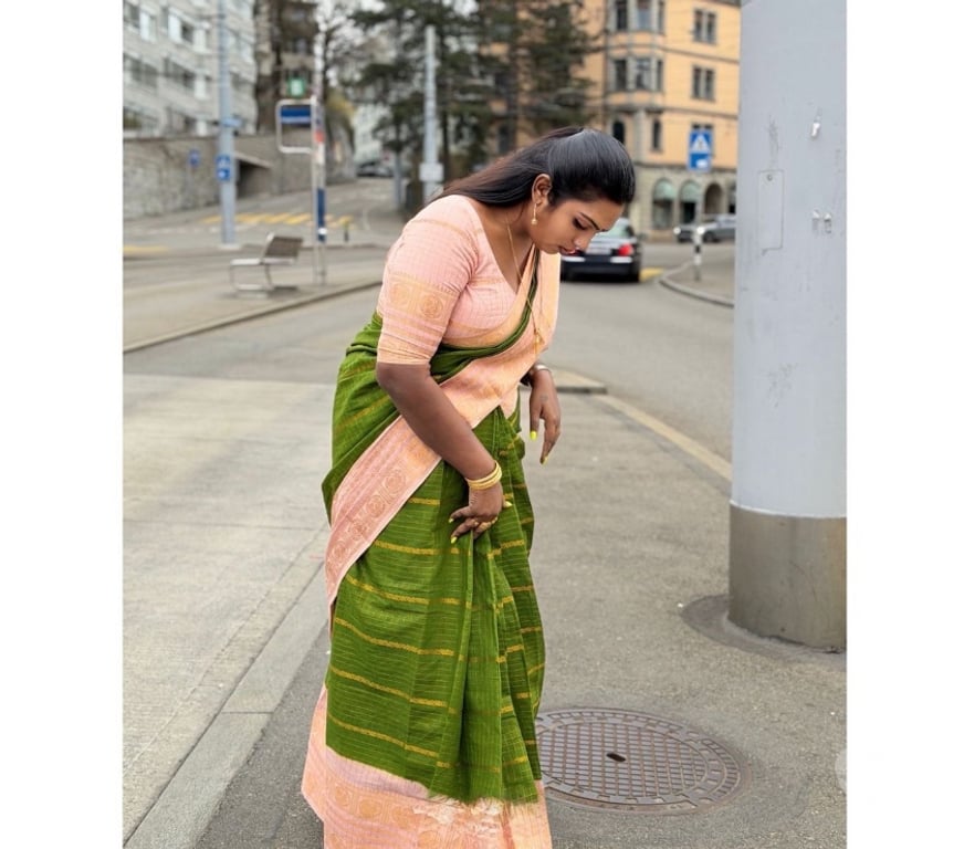 Escorts East London Barking Station - East London - Photos for MEENA SOUTH INDIAN TAMIL NADU GIRL NEW IN BARKING 🇮🇳