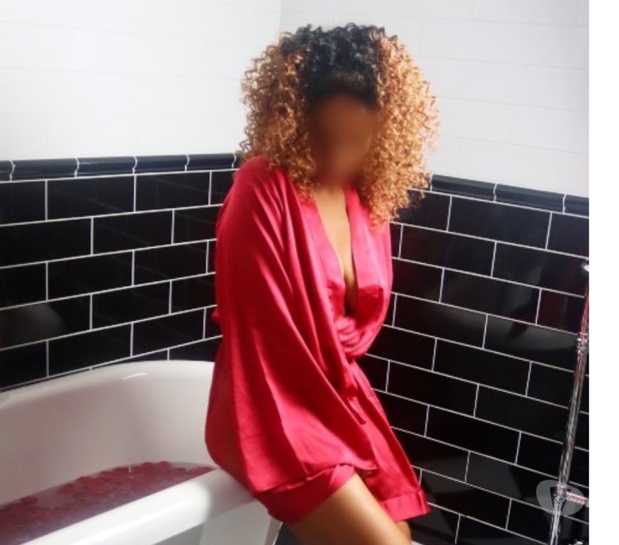 Escorts West Yorkshire Wakefield - Photos for Friendly Slim British Lady Wakefield