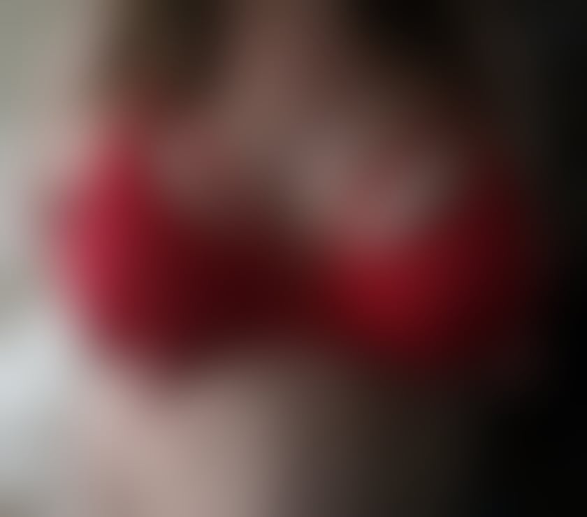 Mature Escorts & Erotic Massage High Wycombe Buckinghamshire - Photos for Sexy mature curvy lady offering escort services