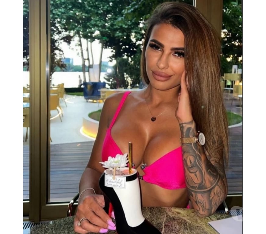 Escorts Kent Maidstone - Photos for Beauty, ❤️WELL DRESSED FOR ANY OCCASION!🤍