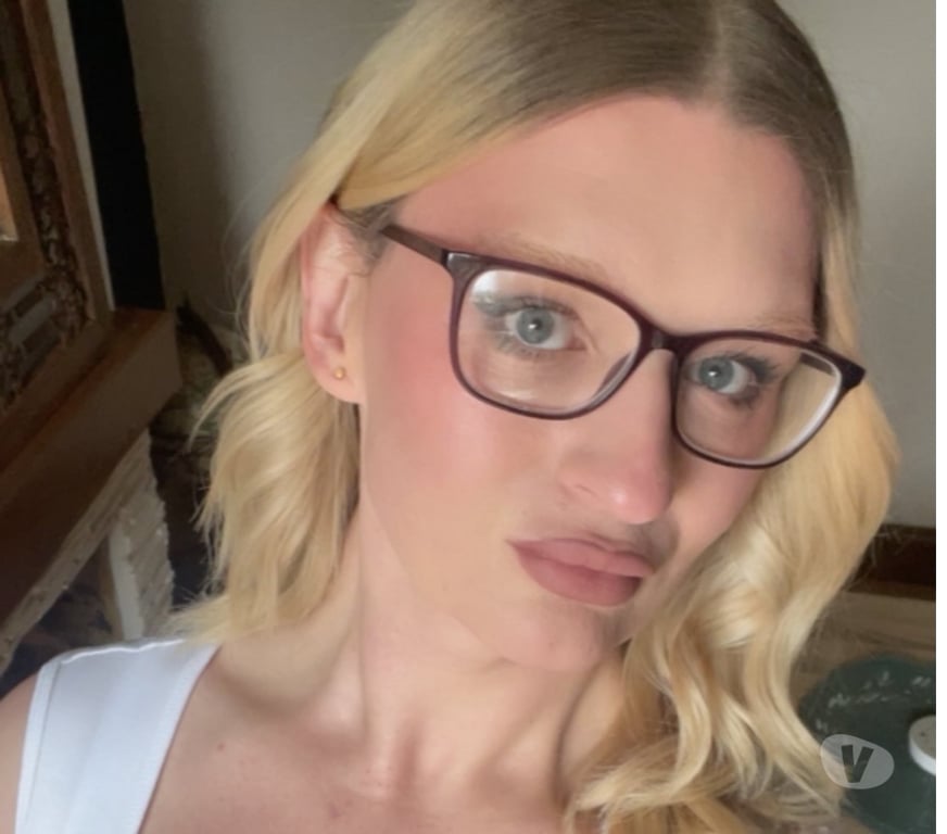 Trans Escorts Derbyshire South Derbyshire - Photos for Feminine and curvy trans woman