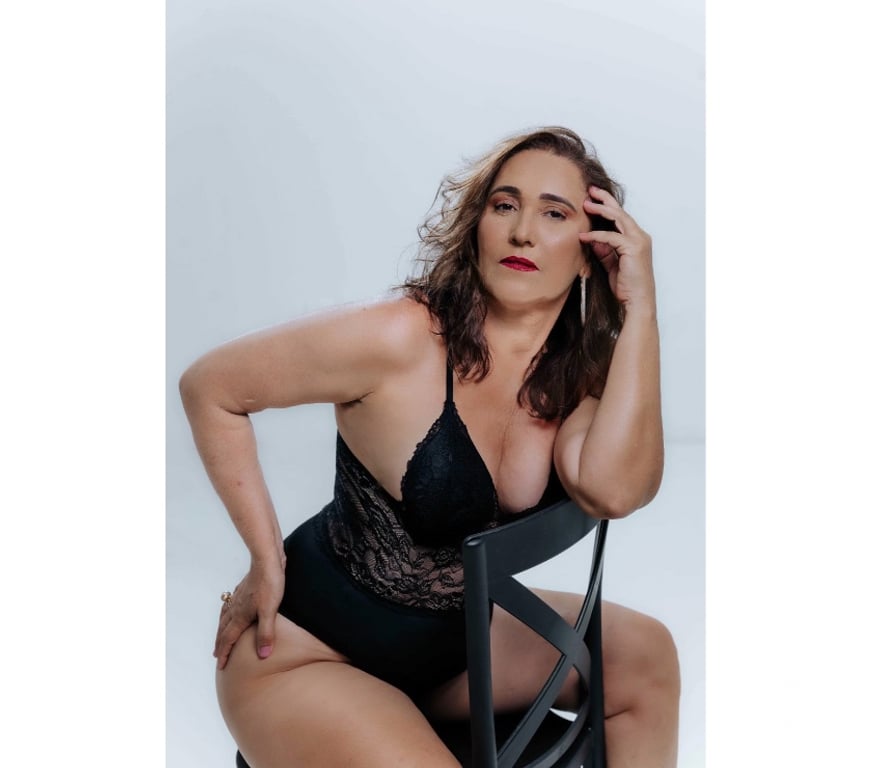 Escorts Essex Colchester - Photos for Lia - The MILF Every Gentleman Dreams Of