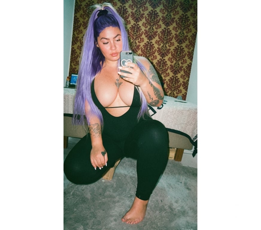 Escorts Essex Colchester - Photos for Maggie Busty Milf 💜😎Colchester