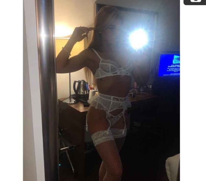 Escorts Lymm Warrington - Photos for English jasmine