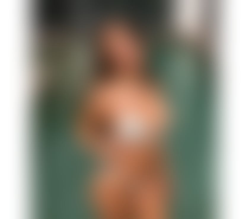 Escorts East London Redbridge - Photos for Colombian Emilia 🇨🇴 full service party 🥂
