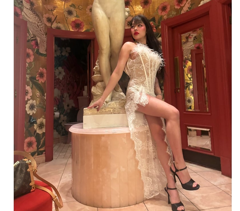 TS Thai ladyboy Charm first time in Runcorn
