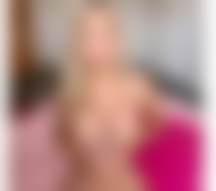Escorts West Midlands Walsall - Photos for I’m new in town, and I’ve been told I’m the best.