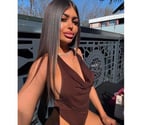 Miriam sexy brunette