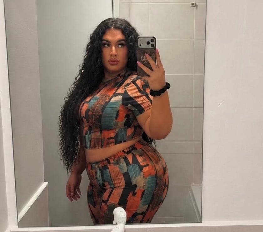 Amelia THICK FATASS SNACK FOR U IN E16 🧁🍑🍭