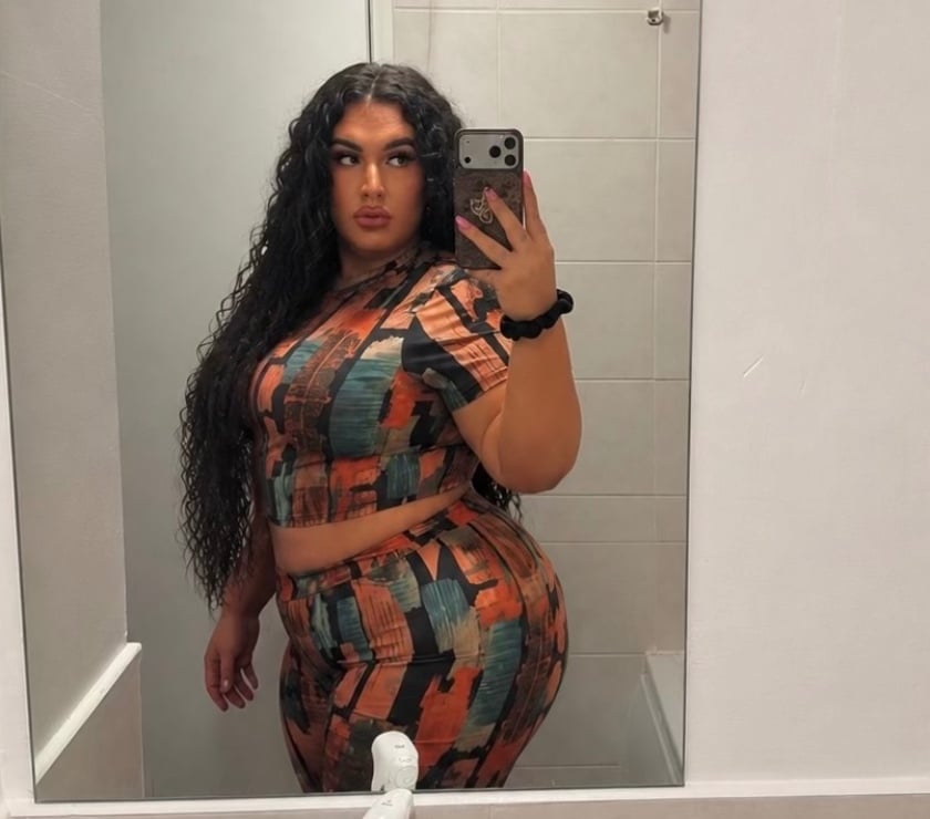 TRANS AMELIA FATASS SNACK 🍑🧁🍭 SHEMALE E16