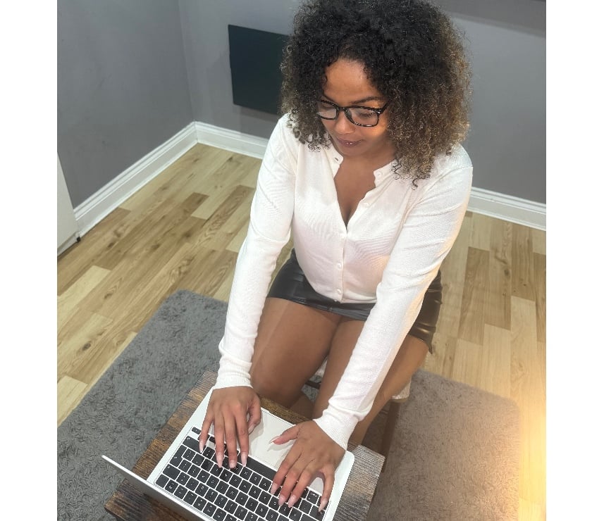 Escorts Woolwich South East London - Photos for 🇬🇧Therapist Lightskin👩🏽‍🏫 Best OWO