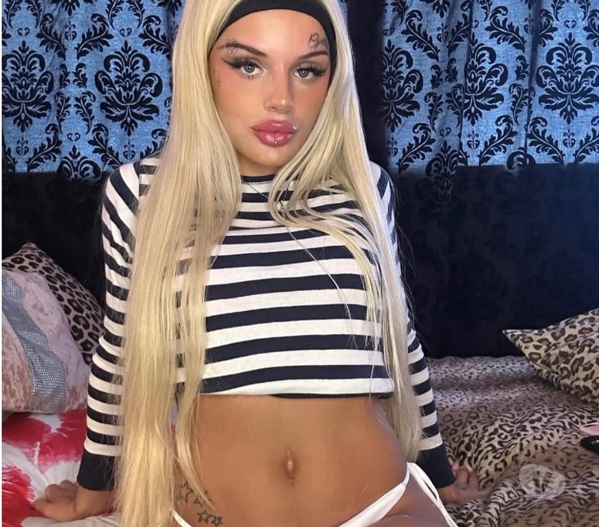Trans Escorts Merseyside Liverpool - Photos for petite British TS roxxi