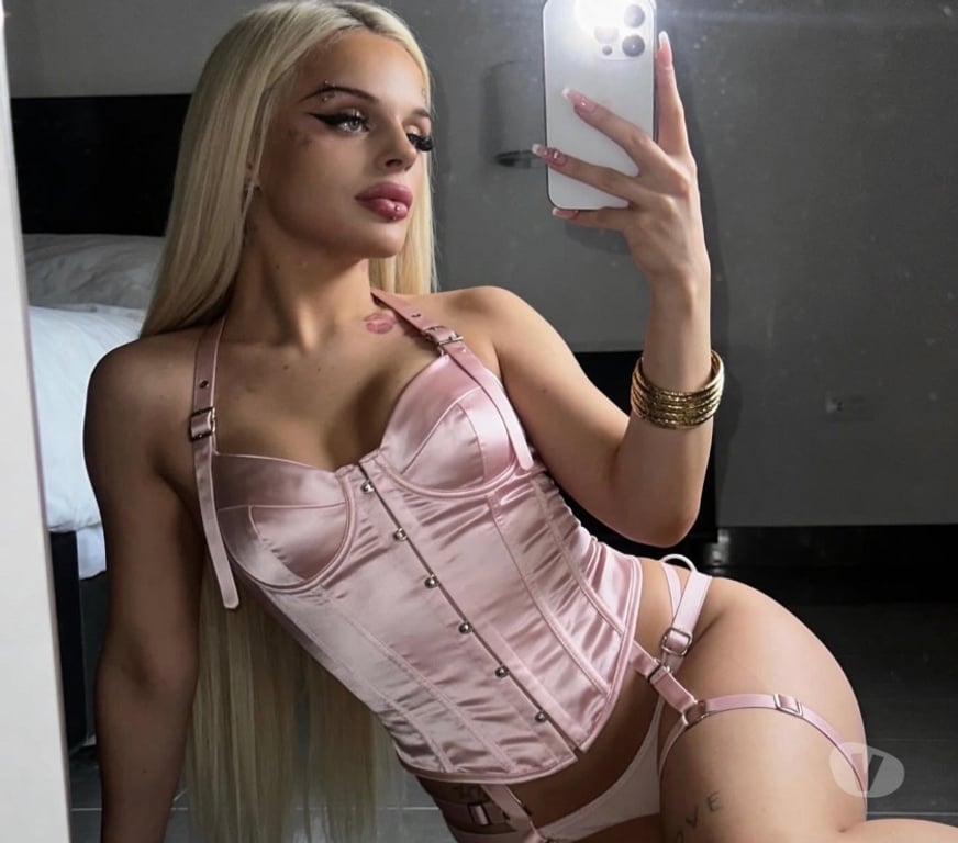 Trans Escorts Merseyside Liverpool - Photos for petite British TS roxxi
