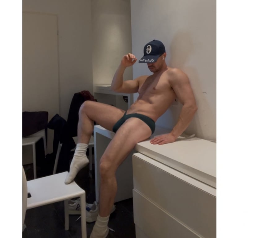  Gay massage South West London Knightsbridge Station - South West London - Photos for Leandro escort and tantric naked massage