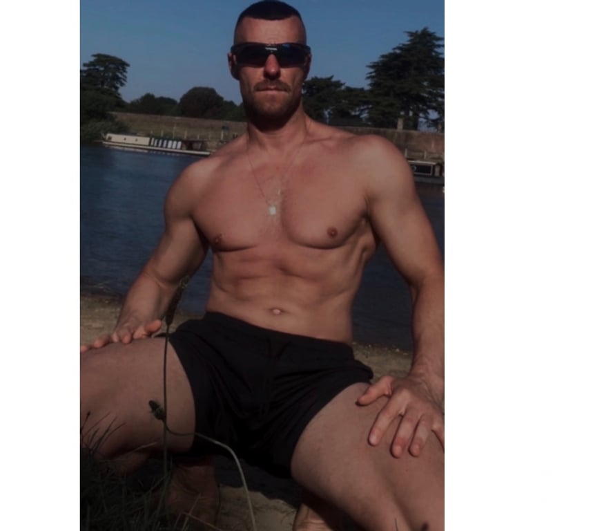  Gay massage South West London Knightsbridge Station - South West London - Photos for Leandro escort and tantric naked massage