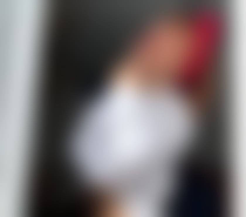 Escorts Surrey Epsom and Ewell - Photos for redhead for a short season in Epsiom